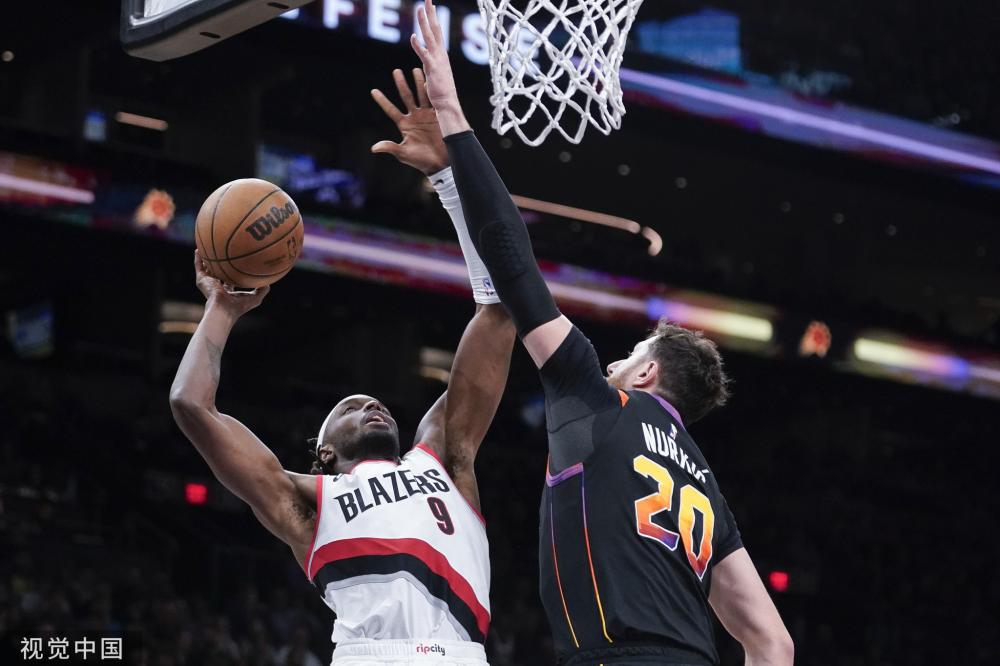 在赛季末期 在赛季末期